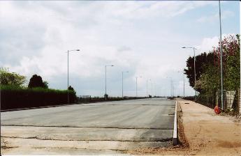 The final stage of surfacing Addenbrooke�s Road, from Shelford Road towards Hauxton Road. Photo: Andrew Roberts, 2 May 2008.