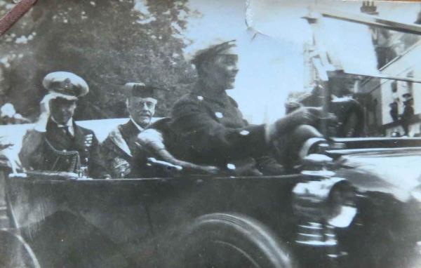 “A King driving a Prince”. Eric King’s father, Arthur Harry King, was chauffeur to Professor Browne, seen here with the Prince of Wales (later Edward VIII). Source: Audrey King, copy photo by Howard Slatter, March 2017.