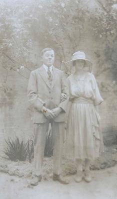 Andrey Rayner's parents, Robert John Rayner and Lilian May Walpole, on their wedding day, 1923. Source: Audrey King, copy photo by Howard Slatter, March 2017.