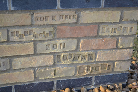 The ‘brick wall’ on the Busway, at the junction of the railway route and the Addenbrooke’s spur, 24 November 2011. Photo: Andrew Roberts.