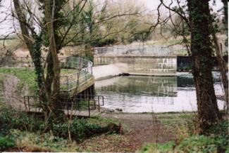 TThe current weir at Byron’s Pool, February 2008