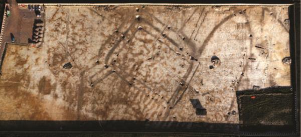 Aerial photograph of the Middle Bronze Age enclosures. Cambridge Archaeological Unit.