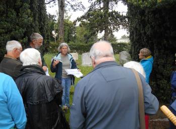 Wendy Roberts talking to participants during the Local History Group visit to the extension churchyard. Photo: Andrew Roberts, 16 June 2016.