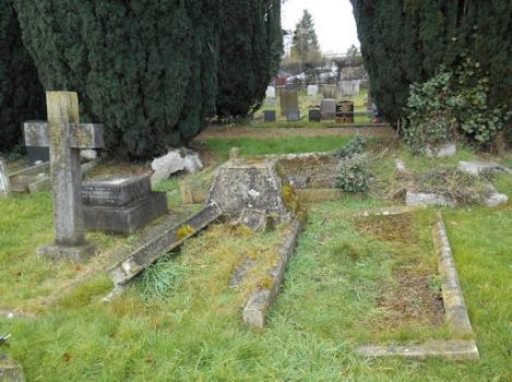 Graves of Sir Clifford and Susan Allbutt (centre foreground), Albert and Bertie Mynott (right foreground), and John and Susanna Venn (to the rear), Trumpington Churchyard Extension. Photo: Wendy Roberts, 19 February 2015.