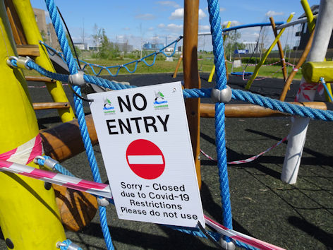 No Entry sign at out-of-use play area in Stallan Close opposite Trumpington Park School, due to Covid-19 restrictions. Photo: Andrew Roberts, 19 May 2020.