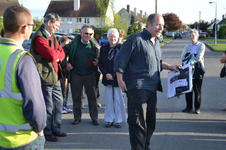 Richard Mortimer welcoming participants at the start of the visit. Photo: Andrew Roberts, 7 April 2011.
