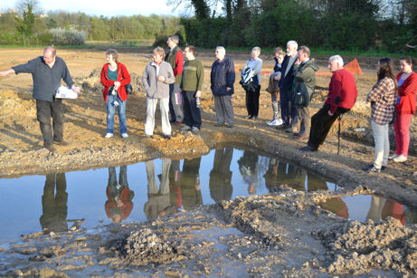 Richard Mortimer describing Middle Bronze Age enclosures and ditches in waterlogged ground, 7 April 2011.