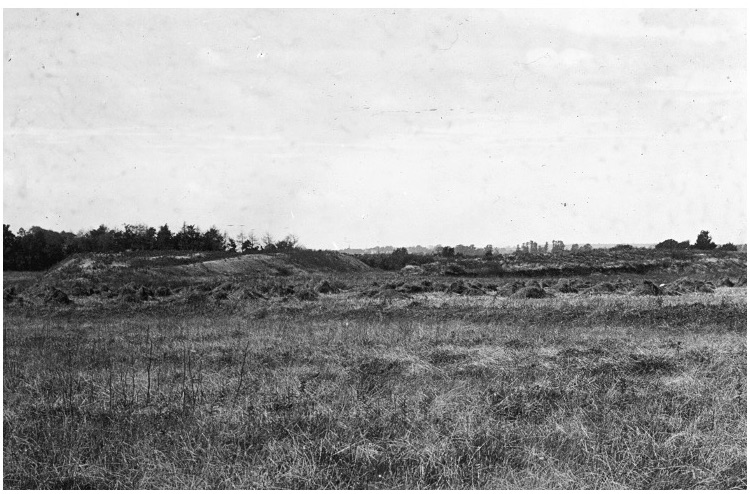 Figure 14: Coprolite diggings near Hauxton Road, c.1917–18. Photo: Percy Robinson Collection, Trumpington Local History Group.