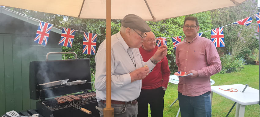 At the barbeque for the Coronation tea at Denis Wilson Court. Photo: Sam Oliver, 5 May 2023.