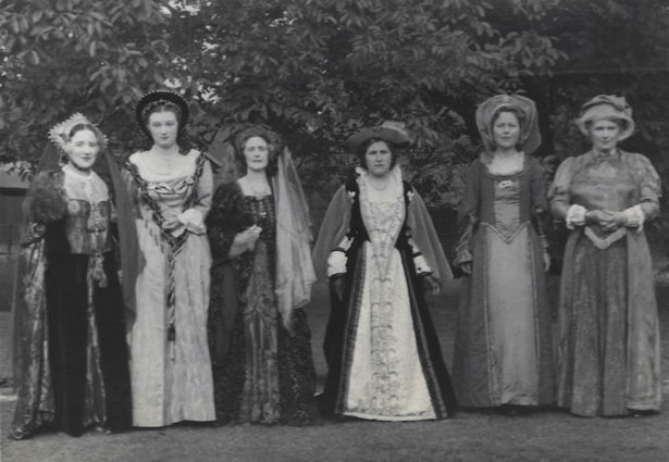 The Queen’s of England pageant, June 1953: Scene IV Six wives of Henry VIII: Katherine of Aragon: Mrs Hudson; Anne Boleyn: Miss Shanks; Jane Seymour: Mrs Peters; Anne of Cleves: Mrs Ledbury; Katherine Howard: Mrs Pitman; Katherine Parr: Mrs Newell. Copy photo: Annie Jackson, May 2023.
