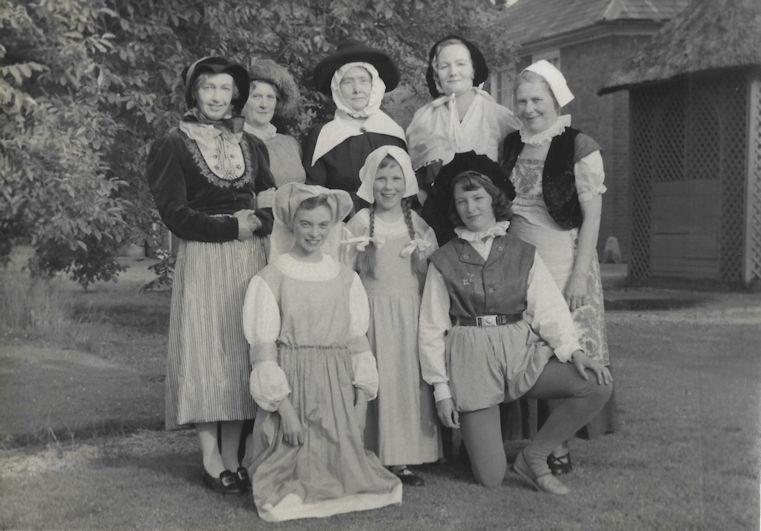 The Queen’s of England pageant, June 1953: Scene V Queen Elizabeth’s extras: Four countrywomen (Mrs Peters, Mrs Finch (?Linch), Miss Dontle (?), fourth not named); Puritan: Miss Grey; country boy and two girls (not named). Copy photo: Annie Jackson, May 2023.