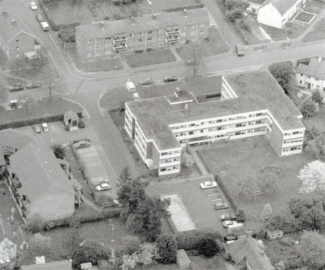Aerial photograph with Crossways Gardens to the right and Crossways House to the left, off Anstey Way, in the 1990s. Cambridge Evening News. Source: Sheila Betts (Trumpington Past and Present, p. 84-85.