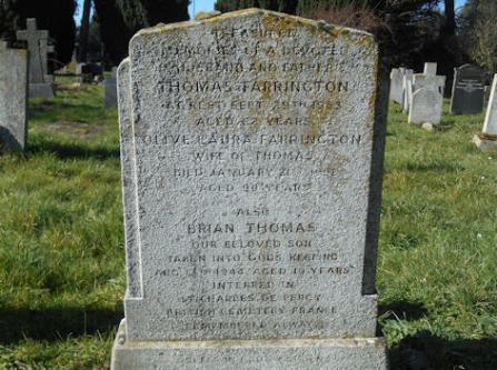 The headstone to Thomas Farrington and Olive Laura Farrington and memorial to Brian Thomas Farrington in the Shelford Road cemetery. Photo: Wendy Roberts, 25 February 2019.