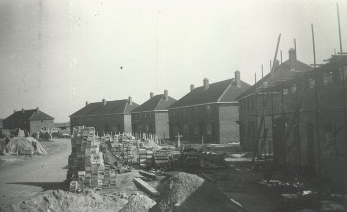 Construction of homes in Foster Road, c. 1946. Cambridgeshire Collection.