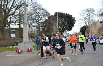 Runners in the Cambridge Half Marathon passing the War Memorial. Photo: Andrew Roberts, 28 February 2016.