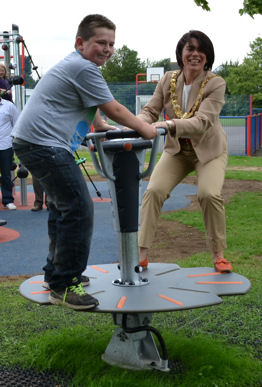 Opening of electronic play space on King George V Playing Field by Councillor Sheila Stuart, Mayor of Cambridge, 1 August 2012. Photo: Wendy Roberts.