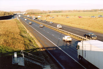 The M11 to the southwest of Trumpington from the A10/Hauxton Road roundabout. Photo: Andrew Roberts, December 2010.