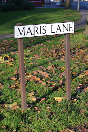 Maris Lane street sign at the High Street junction. Photo: Andrew Roberts, 6 December 2014.