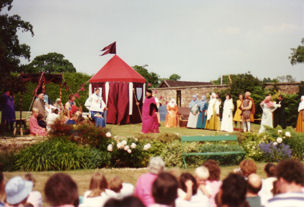 Performance of The Golden Trumpets in the grounds of Trumpington Hall, Trumpington Medieval Weekend, 16-18 June 1989. Photo: Andrew Roberts.