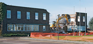 Demolition of the main building of the former Plant Breeding Institute in Trumpington, Cambridge, March 2009. Photo: Stephen Brown.