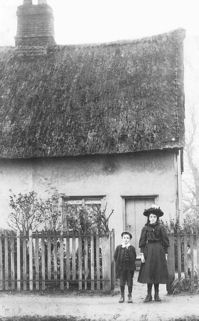 Walter and Millie Stearn, c. 1900. Photo: Josephine Kitson.