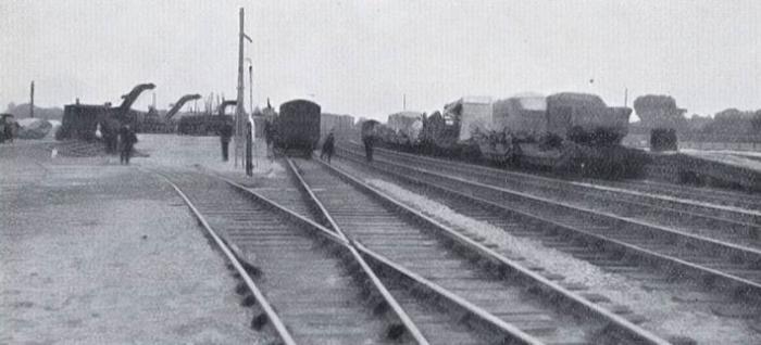 The Royal Show Station in use by freight and passengers, 1922. Source: Edmund Brookes.