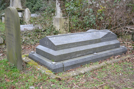 The grave of Robert Sayle and members of his family, Mill Road Cemetery, Cambridge. Photo: Andrew Roberts, 4 February 2011.