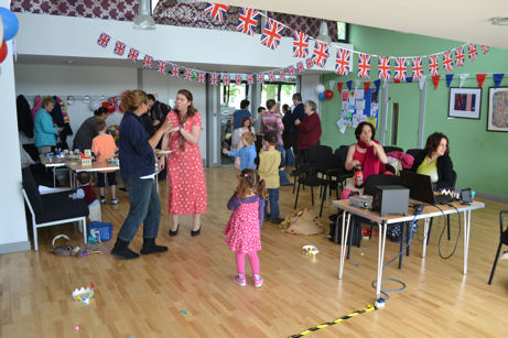 Royal Wedding celebration, Trumpington Pavilion. Photo: Andrew Roberts, 29 April 2011.