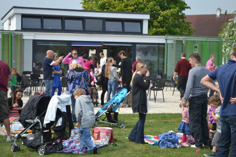 Royal Wedding celebration, Trumpington Pavilion. Photo: Andrew Roberts, 29 April 2011.