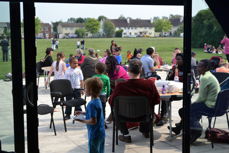 Royal Wedding celebration, Trumpington Pavilion. Photo: Andrew Roberts, 29 April 2011.