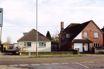 A surviving example of a bungalow, 77a Shelford Road, alongside the house which replaced the bungalow at 79 Shelford Road in the late 1990s, January 2008.