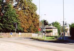 The Toll House and Weighbridge House from the Shelford Road/High Street junction. Photo: Andrew Roberts, August 2008.