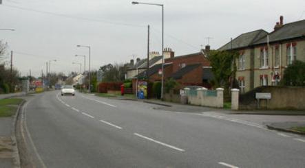 Shelford Road in November 2008, at the junction with Bishop’s Road, showing 80-82 Shelford Road and other houses.