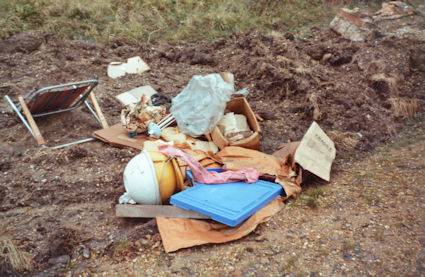 37: The dumped soil is still being used as a play area. Pam Stacey, 8 December 1984.