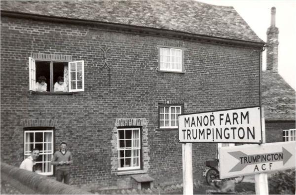 Manor Farm, Trumpington, 1964. Photograph from Kathy Eastman, Trumpington Past & Present, p. 34. Source: Stephen Brown.