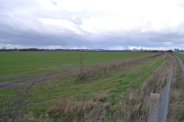Looking from Hauxton Road across the field that may be used as a Park & Ride site, near M11 Junction 11. Photo: Andrew Roberts, 15 February 2016.