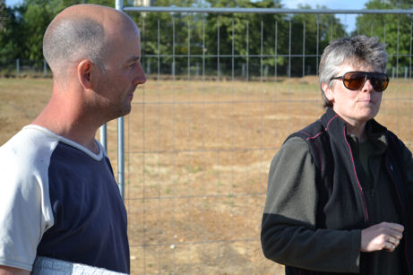 Ricky Patten and Alison Dickens explaining the background to the three archaeological sites on Trumpington Meadows. Photo: Andrew Roberts, 24 May 2011.