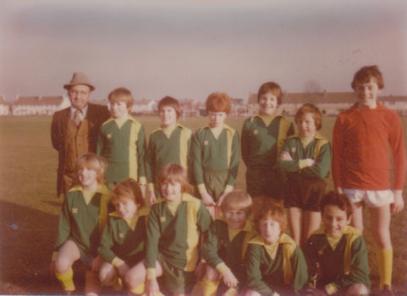 Trumpington Tornadoes. Back row: (left to right) Manager Tom Davison and far right goal keeper, Nick Sutcliffe. Front row: second from right, Daren Haylock. Possibly u12 team c1981. [Source: supplied by Mrs V. Pearson]