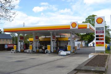 The Shell filling station after renovation. Photo: Andrew Roberts, 13 May 2012.