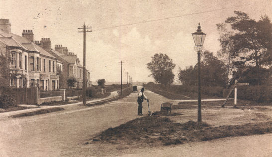 Shelford Road, Trumpington, from the junction with the High Street and Hauxton Road, c. 1914, with the first homes on the left and the cemetery on the right. Cambridgeshire Collection (stop 2).