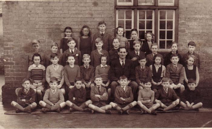 The middle/top class at Trumpington Church of England School, c. 1947. Photo from David P. Stubbings.