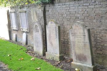 The Crane, Vigor/Toleman and Toller headstones to the right of the path, beside the boundary wall (entry 6, 7 and 8). Photo: Andrew Roberts, 27 October 2013.