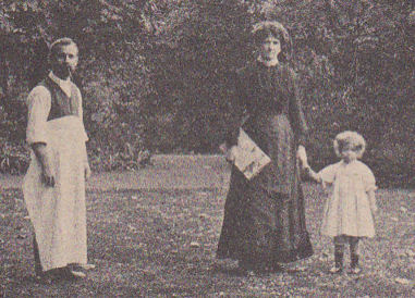 Charles and Margaret Hering and their child, at the ‘Bowling Green & Tea Gardens, Green Man, Trumpington’, mid 1900s.