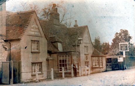 Postcard of the front of the Green Man public house, Trumpington, 1905.