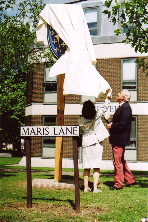 Unveiling of the new Trumpington Village Sign by the Mayor of Cambridge, Councillor Sheila Stuart, and Antony Pemberton, 15 June 2010. Photo: Andrew Roberts.