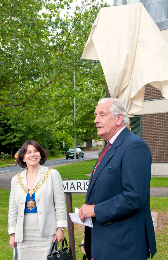 Councillor Sheila Stuart, the Mayor of Cambridge, and Antony Pemberton, at the unveiling of the new village sign, 15 June 2010. Photo: Stephen Brown.