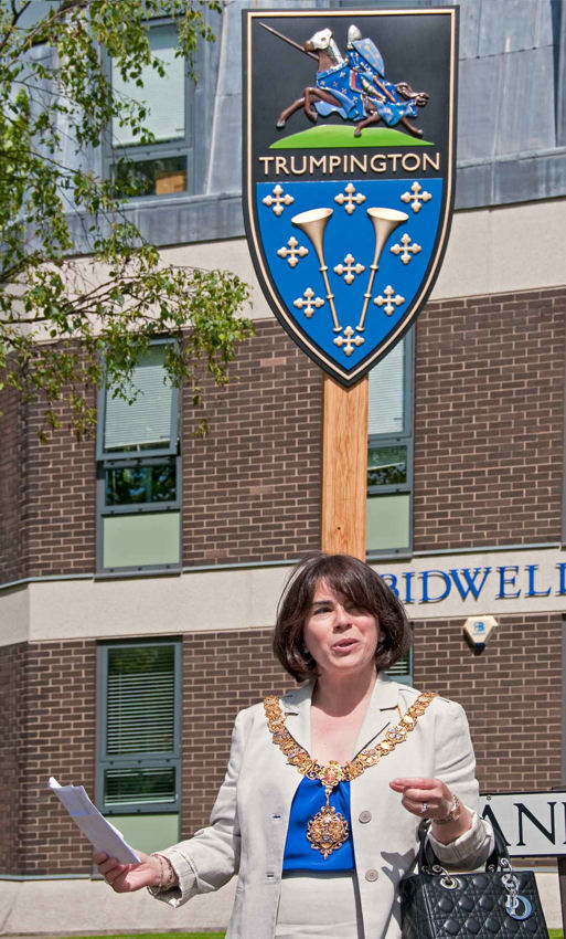 Councillor Sheila Stuart, the Mayor of Cambridge, speaking at the unveiling of the new village sign, 15 June 2010. Photo: Stephen Brown.