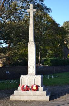 Trumpington War Memorial, Remembrance Sunday, 9 November 2014. Photo: Andrew Roberts.
