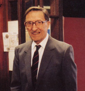 Professor Harry Whittington, at the Sedgwick Museum, 2002. Palaeontological Association.